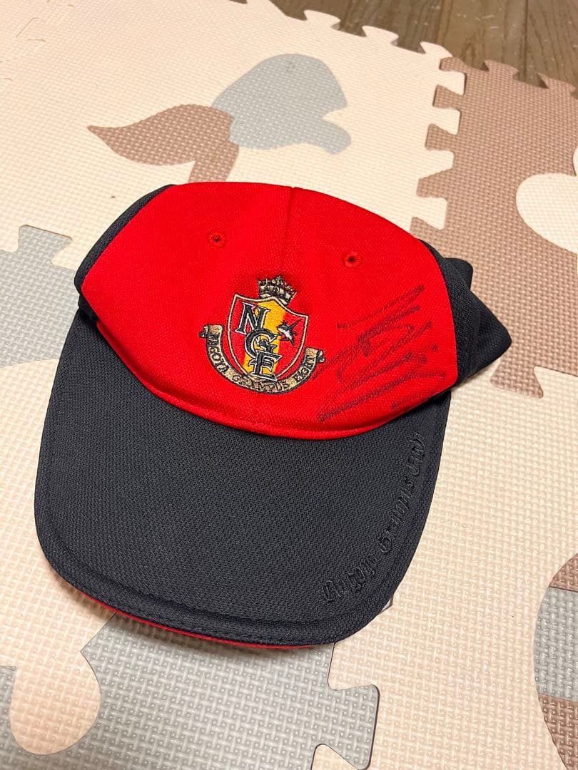 [希少] 名古屋グランパス　ユニフォーム　本田圭佑直筆サインキャップ付き