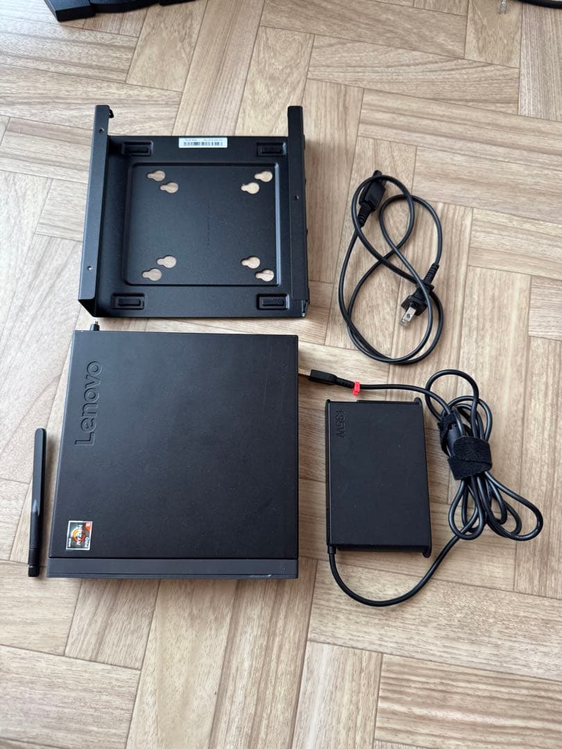 ThinkCentre M75q-1 デスクトップ - Type 11A4