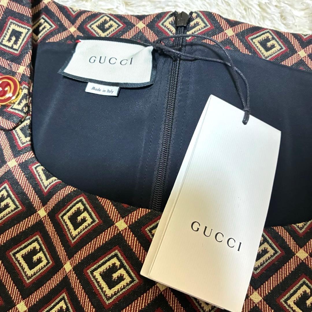 【mimina】ショートジャンプスーツ　ノースリーブ　総柄　新品