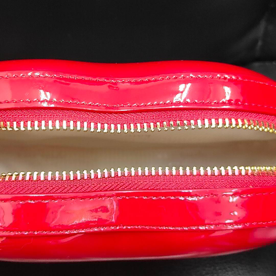 ケイトスペードニューヨーク　3Dリップ クロスボディ バッグ