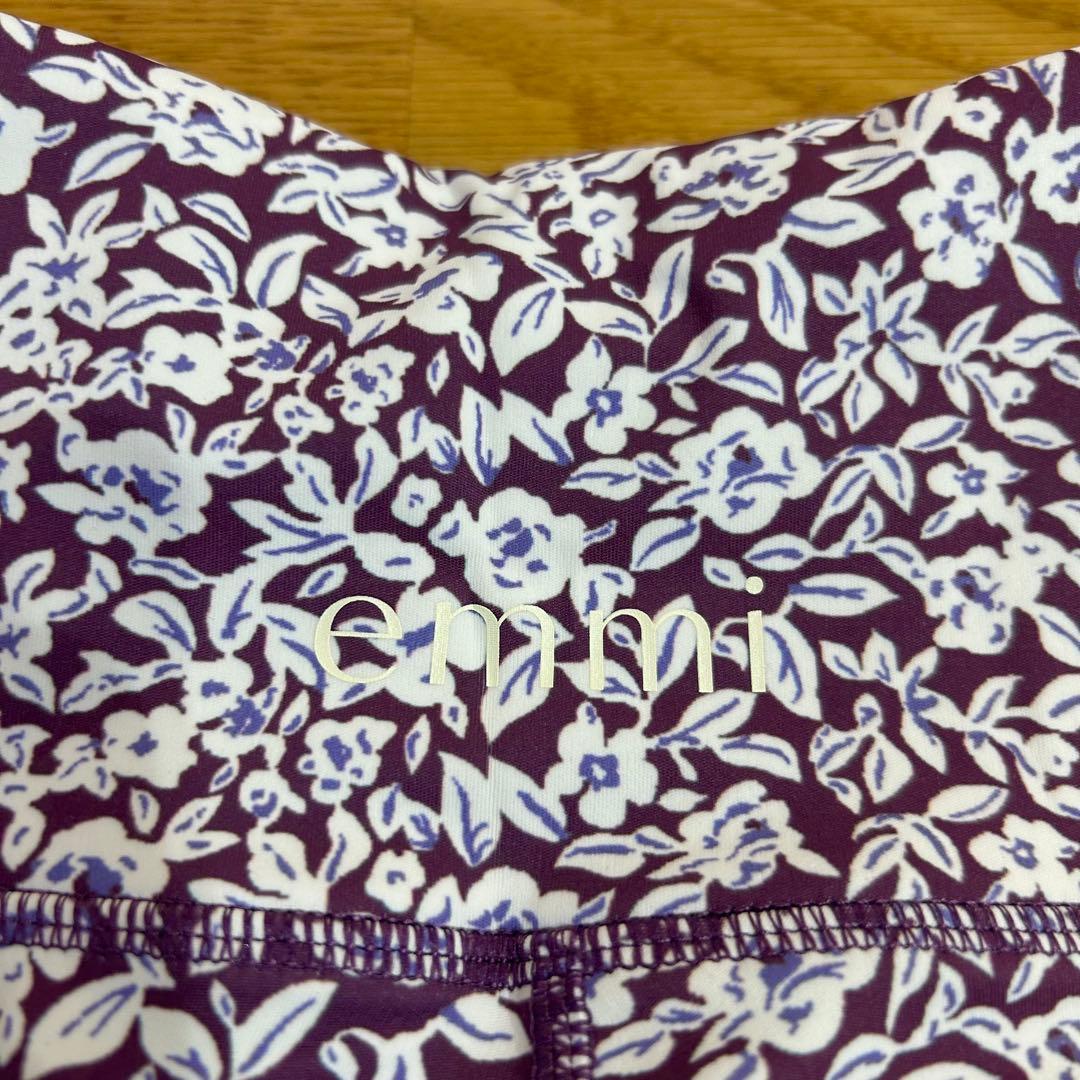 新品 emmi ヨガウェア 上下セット 花柄 エミ レディース S