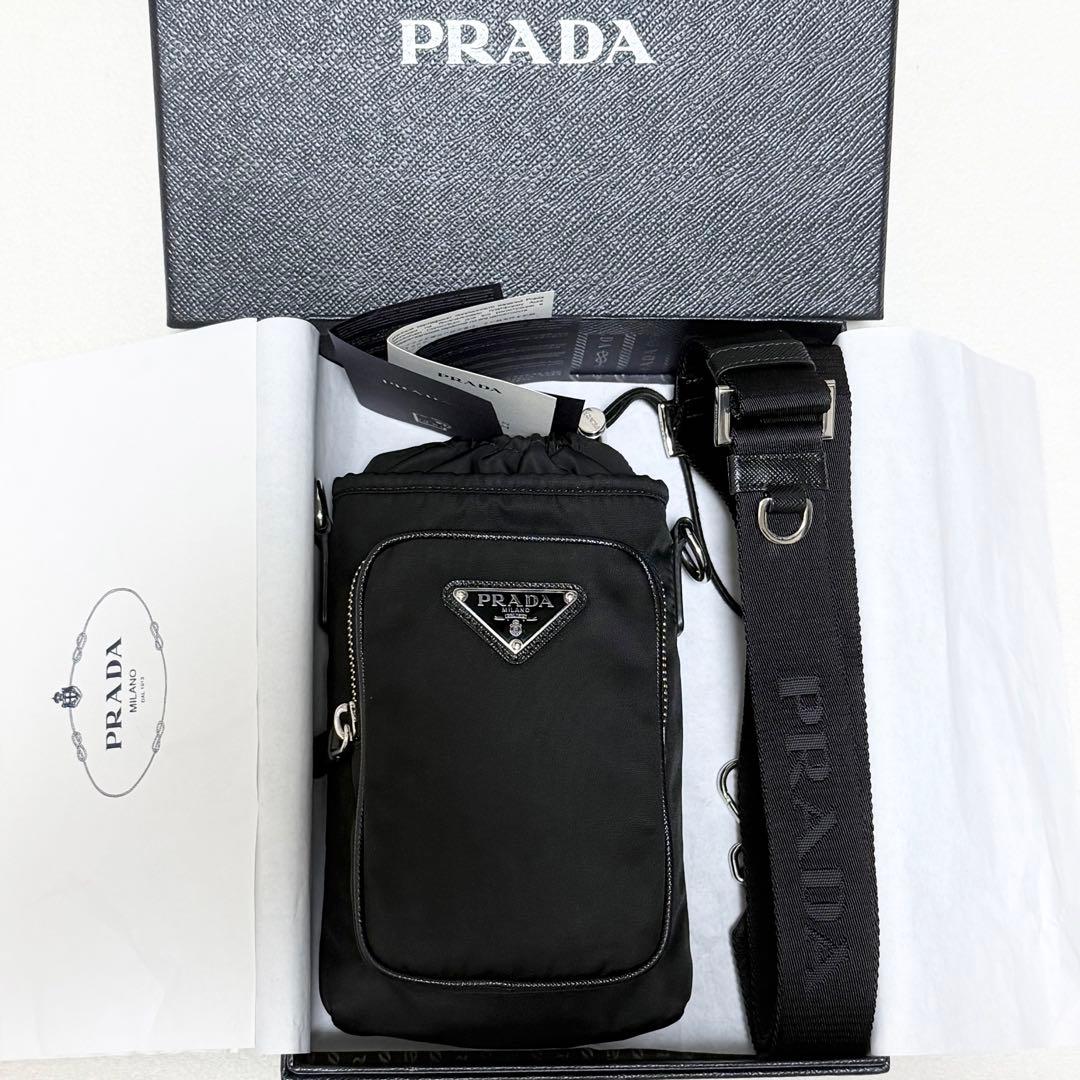 PRADA Re-Nylon スマートフォンケース