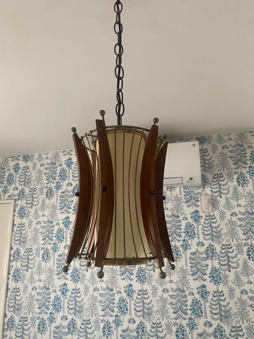 アメリカビンテージ　目黒通りアンティークショップ購入　木製のペンダントライト