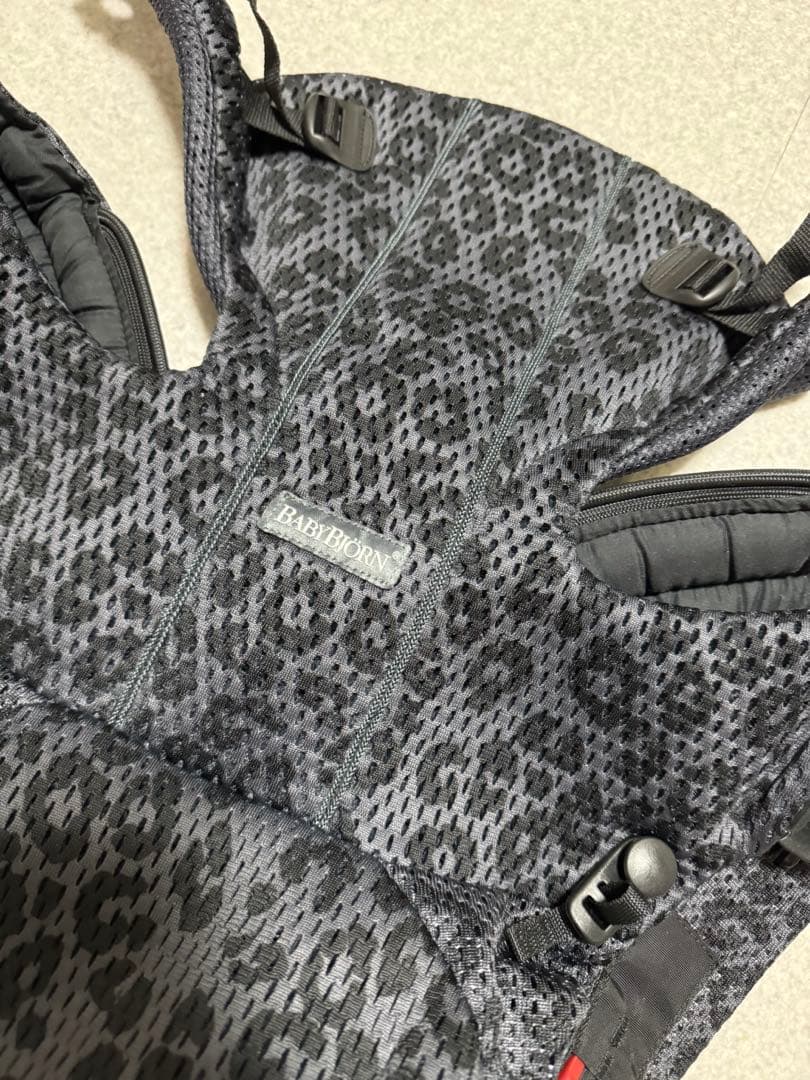 ベビービョルン MOVE 抱っこ紐 レオパード柄ヒョウ柄　入手困難
