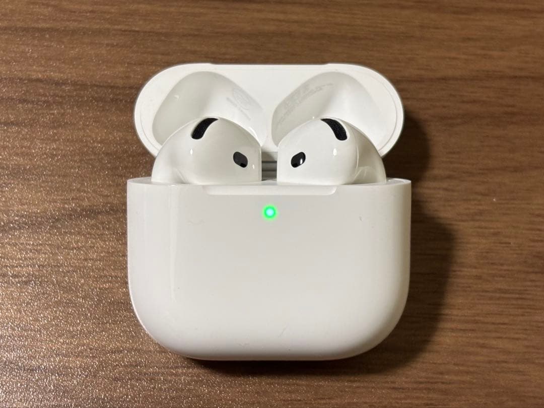 【美品】Apple AirPods4 ノイズキャンセリング搭載モデル