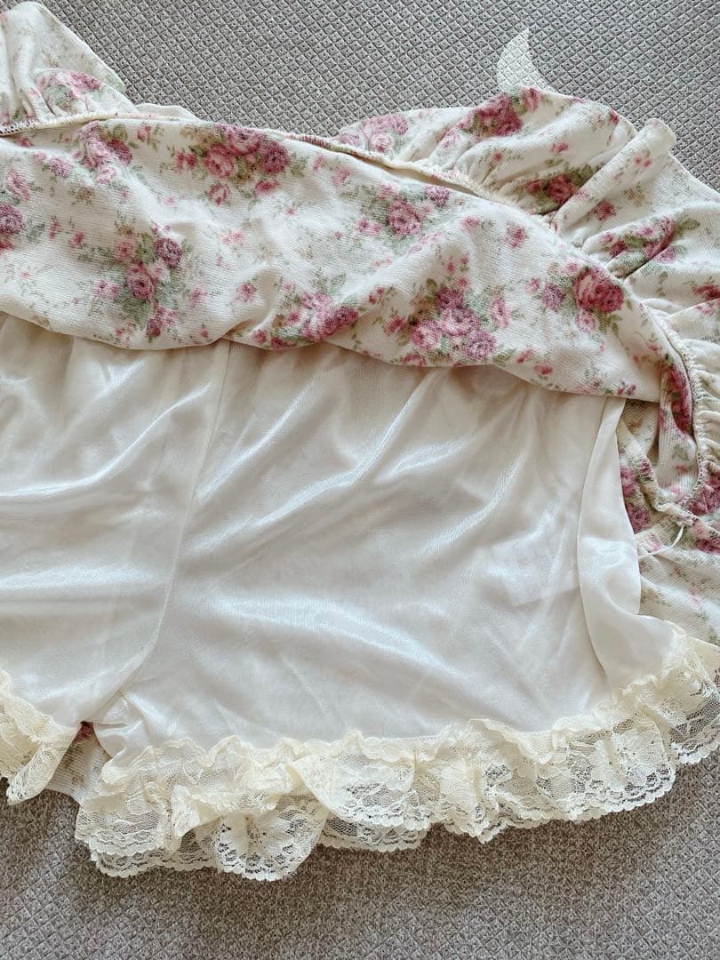 希少 リズリサ 平成 LIZ LISA 花柄スカパン ホワイト/ピンク　00 s