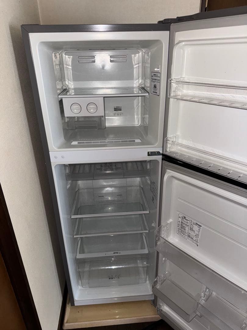 Hisense 冷蔵庫 グレー 上開き　値下げ可能‼️