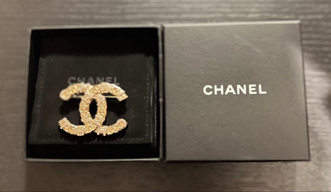 Chanel CCロゴ ブローチ