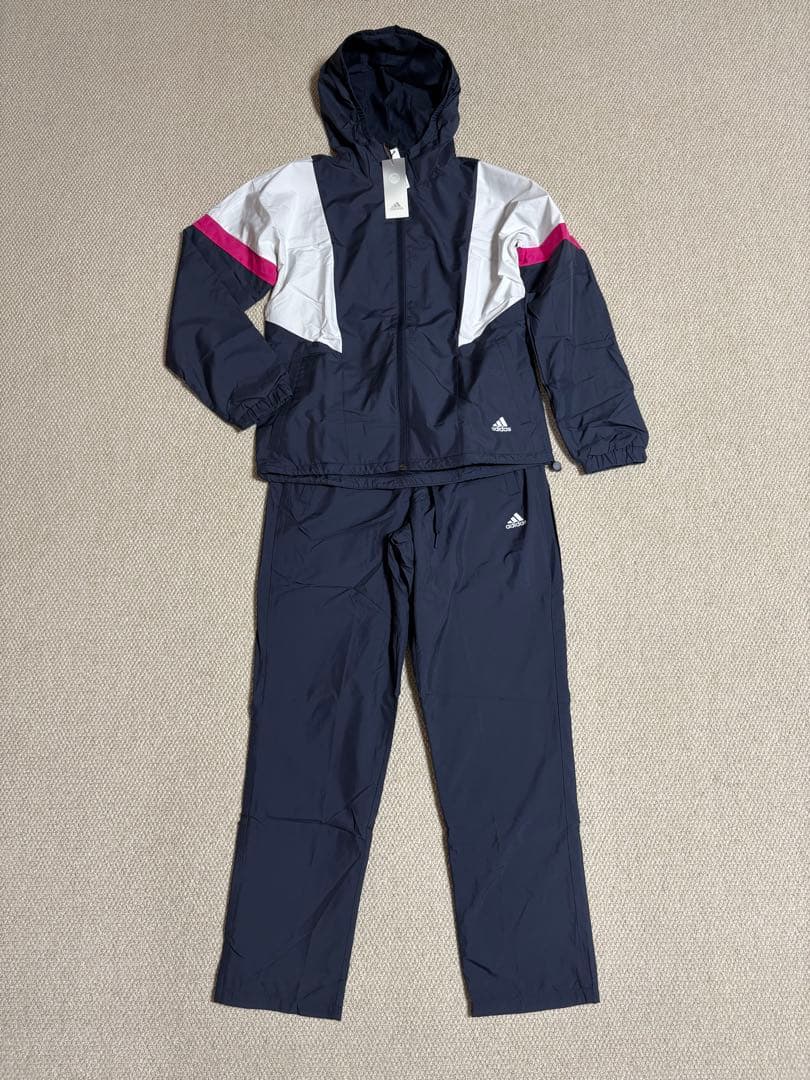 アディダス　裏起毛ウインドブレーカー上下　レディースM 新品未使用