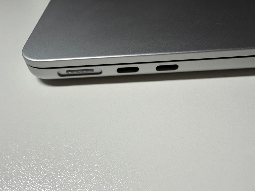 Apple MacBook Air M4 シルバー 256gb 13インチ