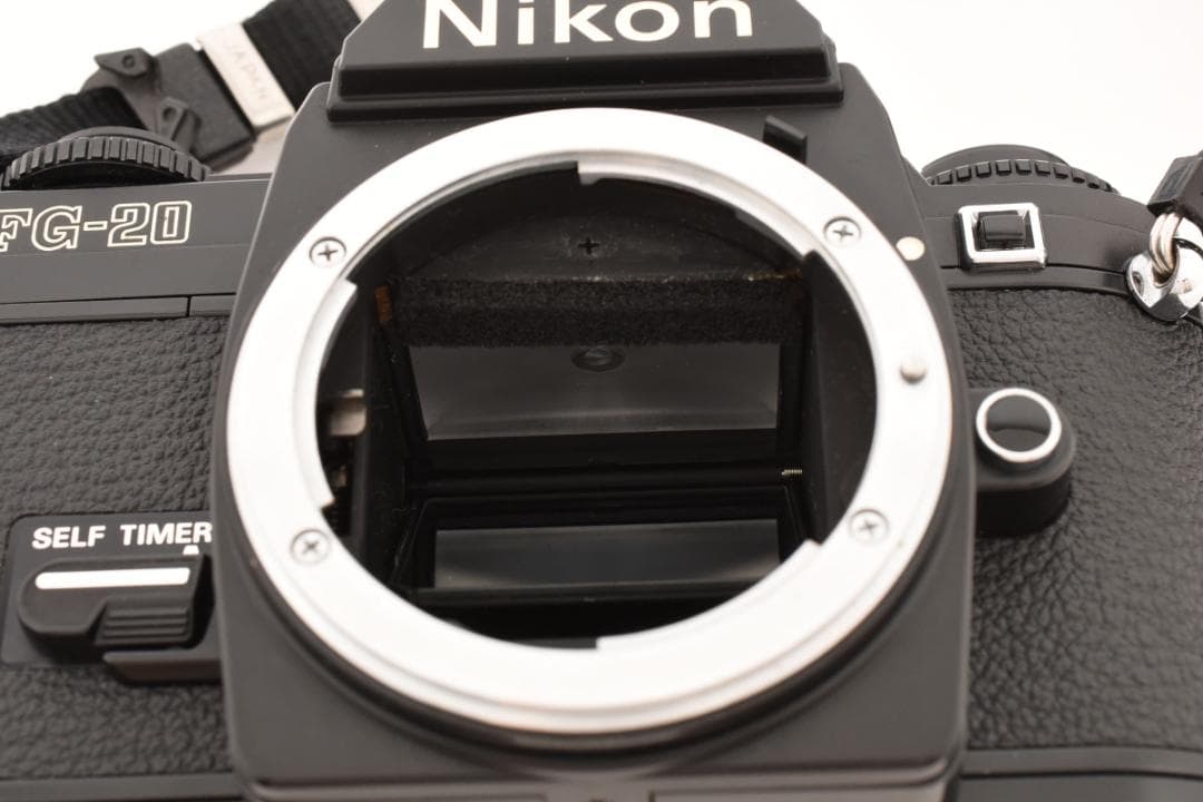 美品　ニコン FG-20 ブラック フィルムカメラ　モルト新品交換済 M554