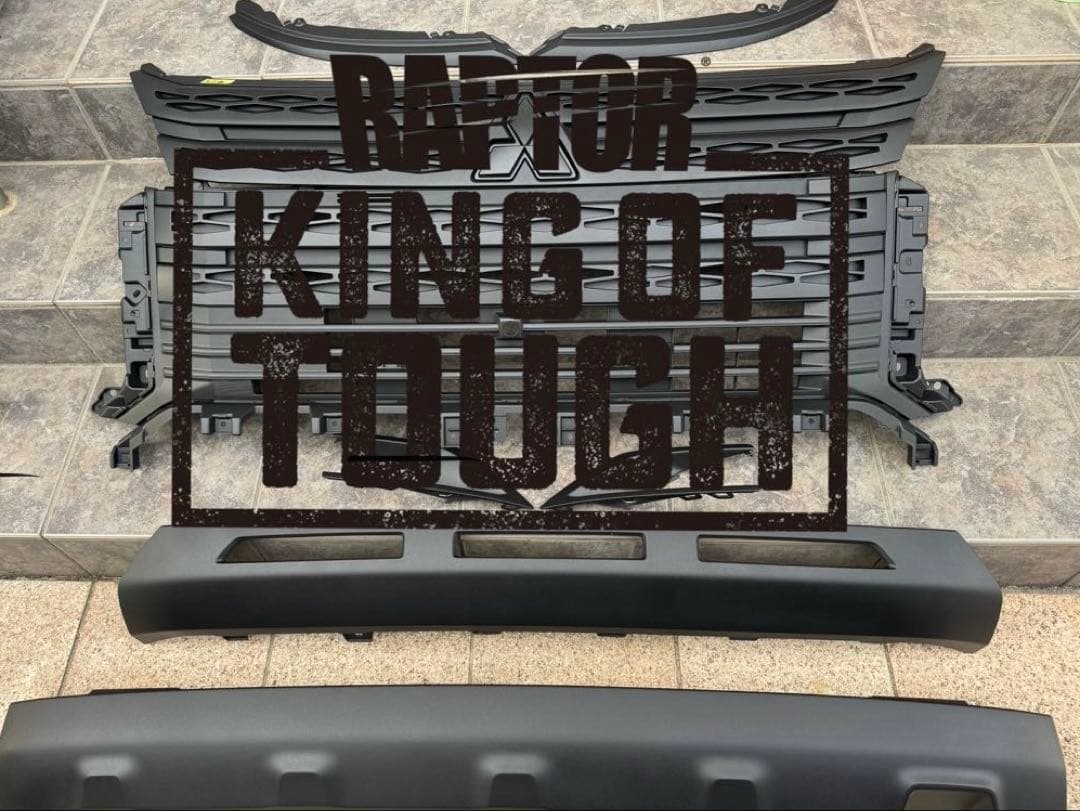 ②デリカd5 グリル　リア　ロアバンパー　ラプターライナー塗装