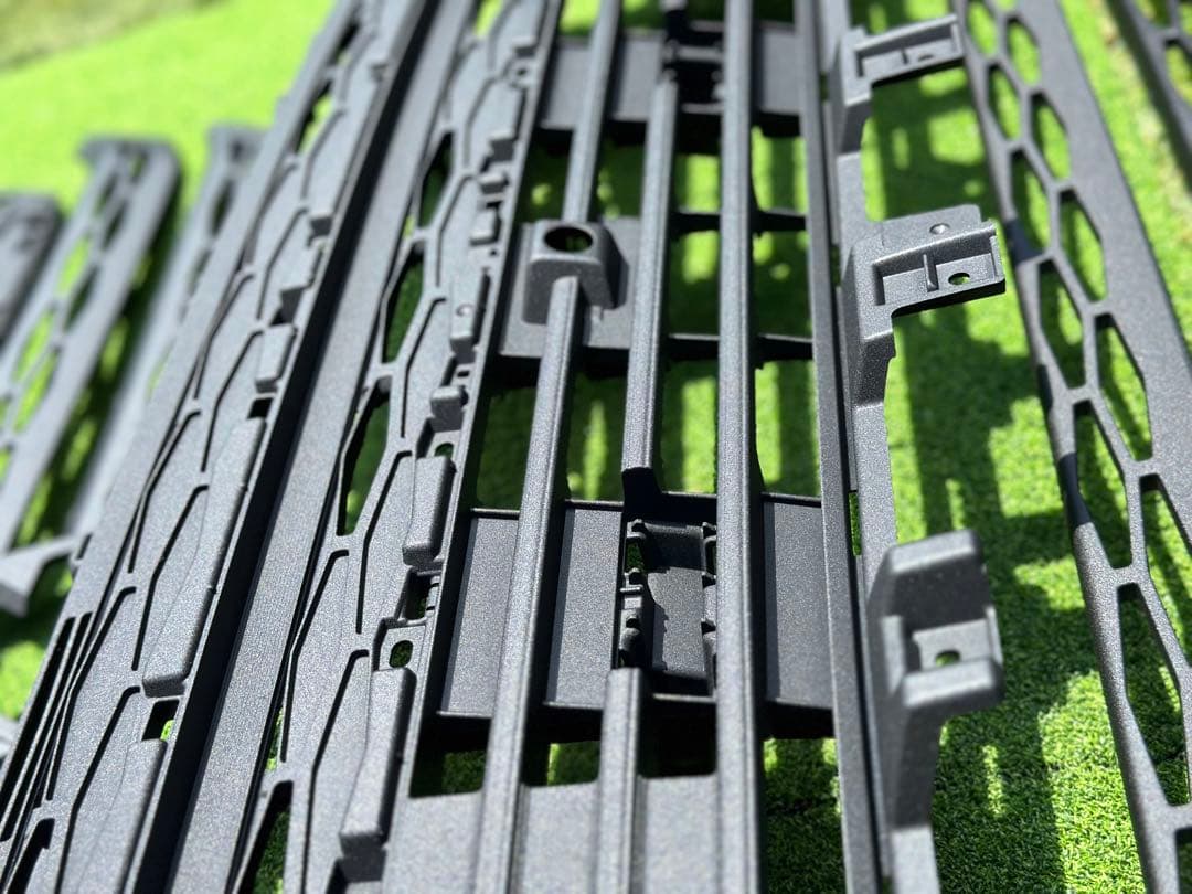 ②デリカd5 グリル　リア　ロアバンパー　ラプターライナー塗装