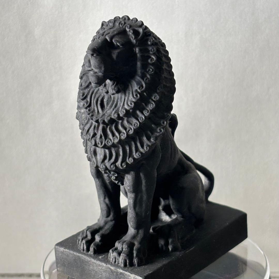 Usagi♡　レーヴェ/ライオンの像