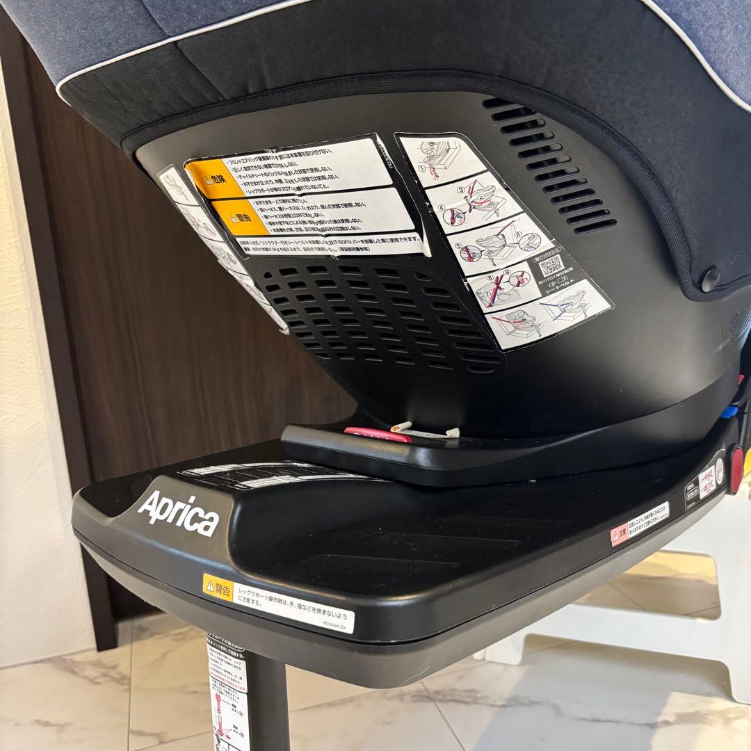 Aprica クルリラプレミアム　ISOFIX チャイルドシート　新生児