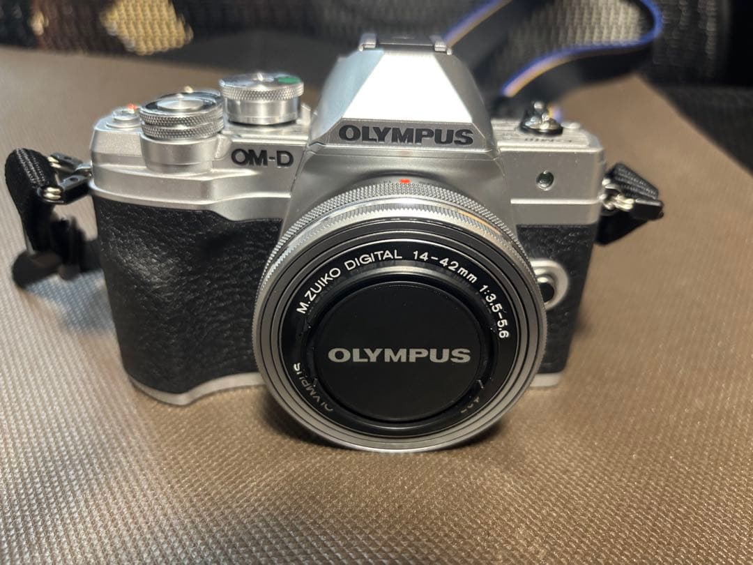 Olympus E-M10 Mark IV フィルムカメラ
