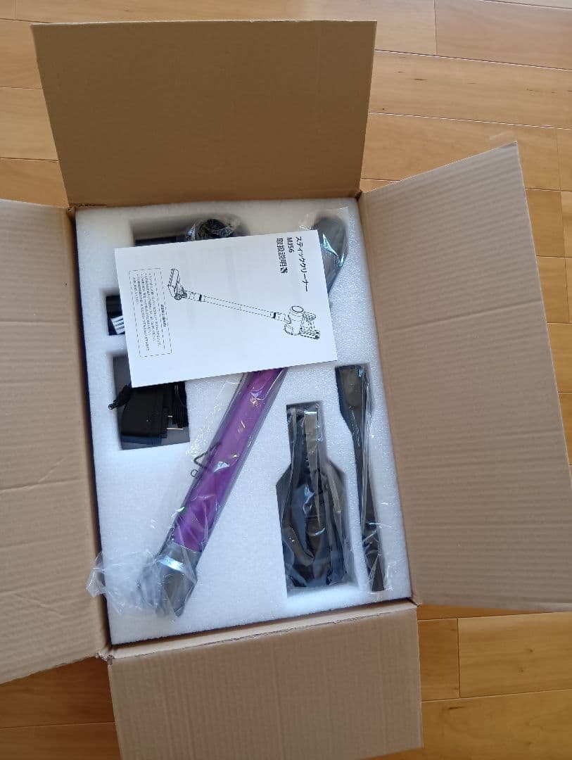 掃除機 コードレスLEDライト付き65Kpa強力吸引収納充電スタンド　軽量