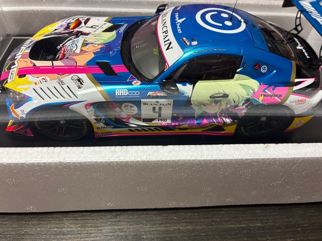 プロメア　 1/18 スケール　レーシングカー　Merucedes-AMG