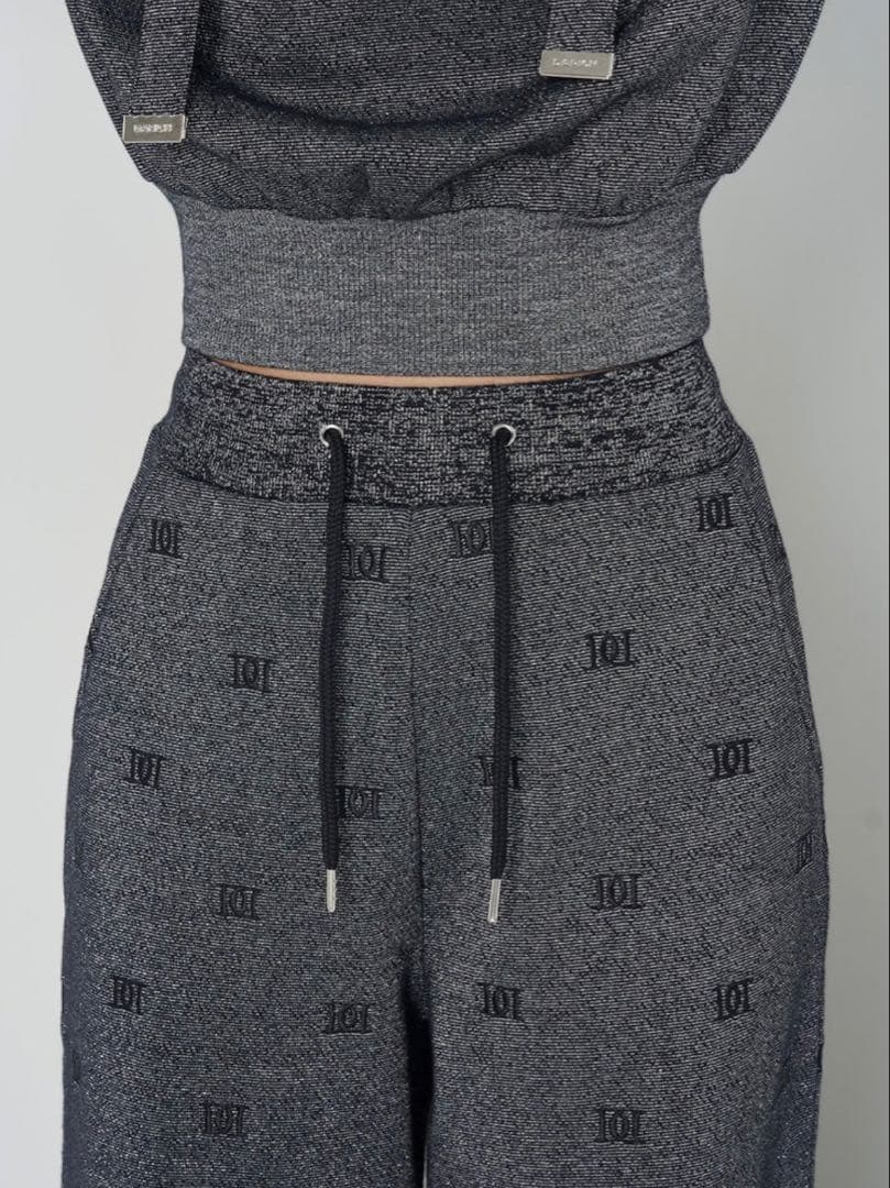 【新品未使用タグ付き！】❤︎ダーリッチ❤︎ロゴパターンラメスエットパンツ（ＢＬＫ）