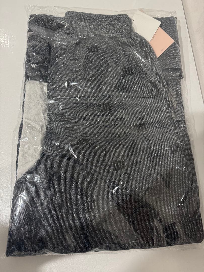 【新品未使用タグ付き！】❤︎ダーリッチ❤︎ロゴパターンラメスエットパンツ（ＢＬＫ）