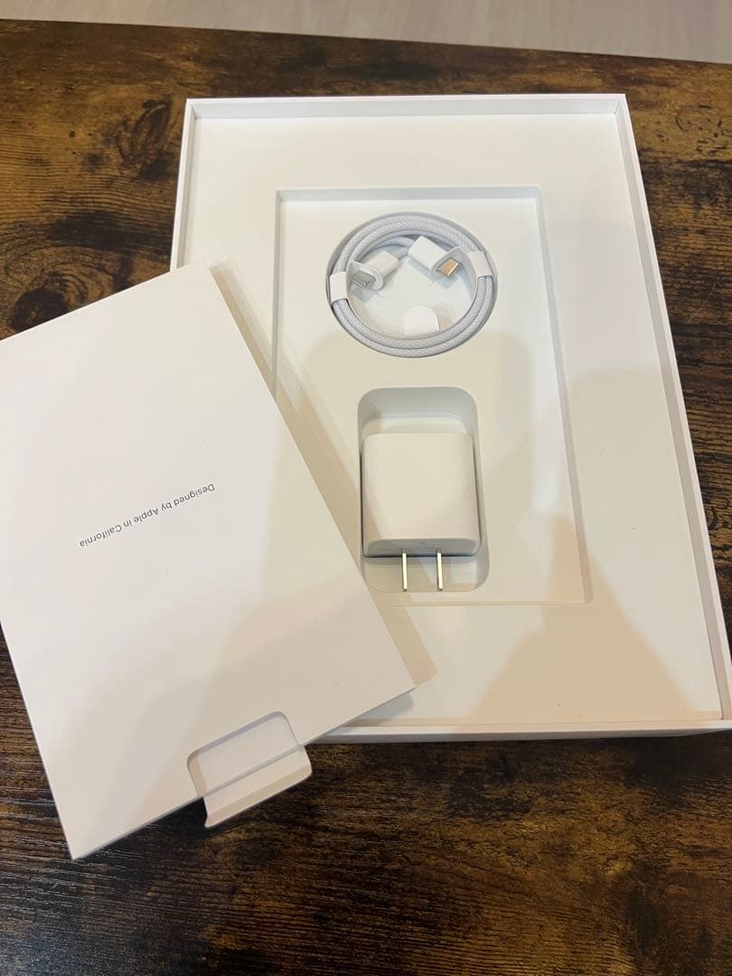 《美品》iPad (第10世代) 10.9インチ　64GB