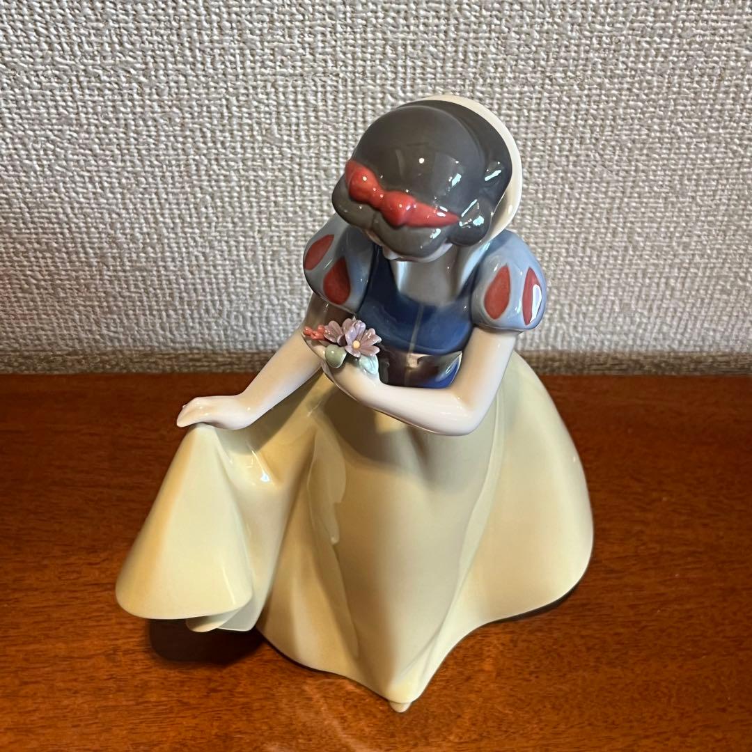 リヤドロ　NAO 白雪姫　ディズニー　陶器　人形　フィギュリン　置物　オブジェ