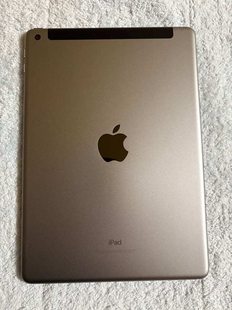 iPad 第6世代　Wi-Fi+ Cellular 128GB スペースグレイ