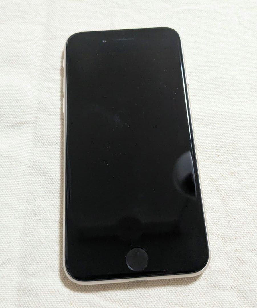 ニコニコ（ほぼ未使用）Apple iPhone SE (第3世代)