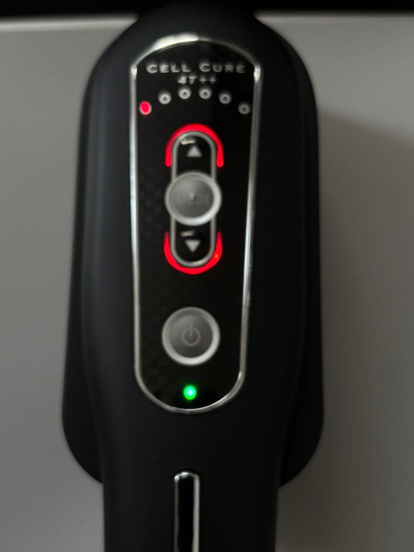 【美品】数回使用　CELL CURE セルキュア4T++ 美顔器