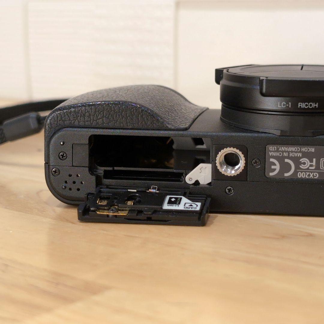 RICOH GX200 / 説明書・CD-ROM等 付属品一式 / 動作確認済み