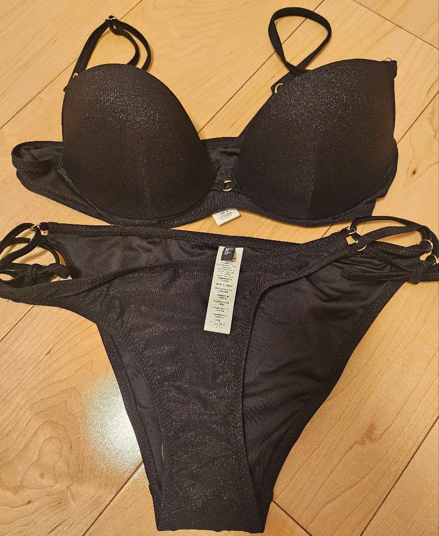 Aubade ブラック 上下セット　 プッシュアップビキニ B75