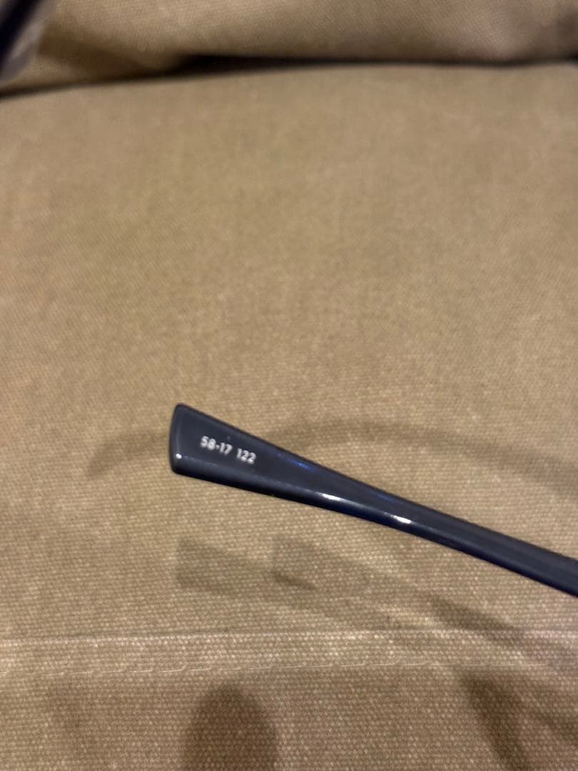 Le specsダークブルー キャットアイサングラス男女兼用