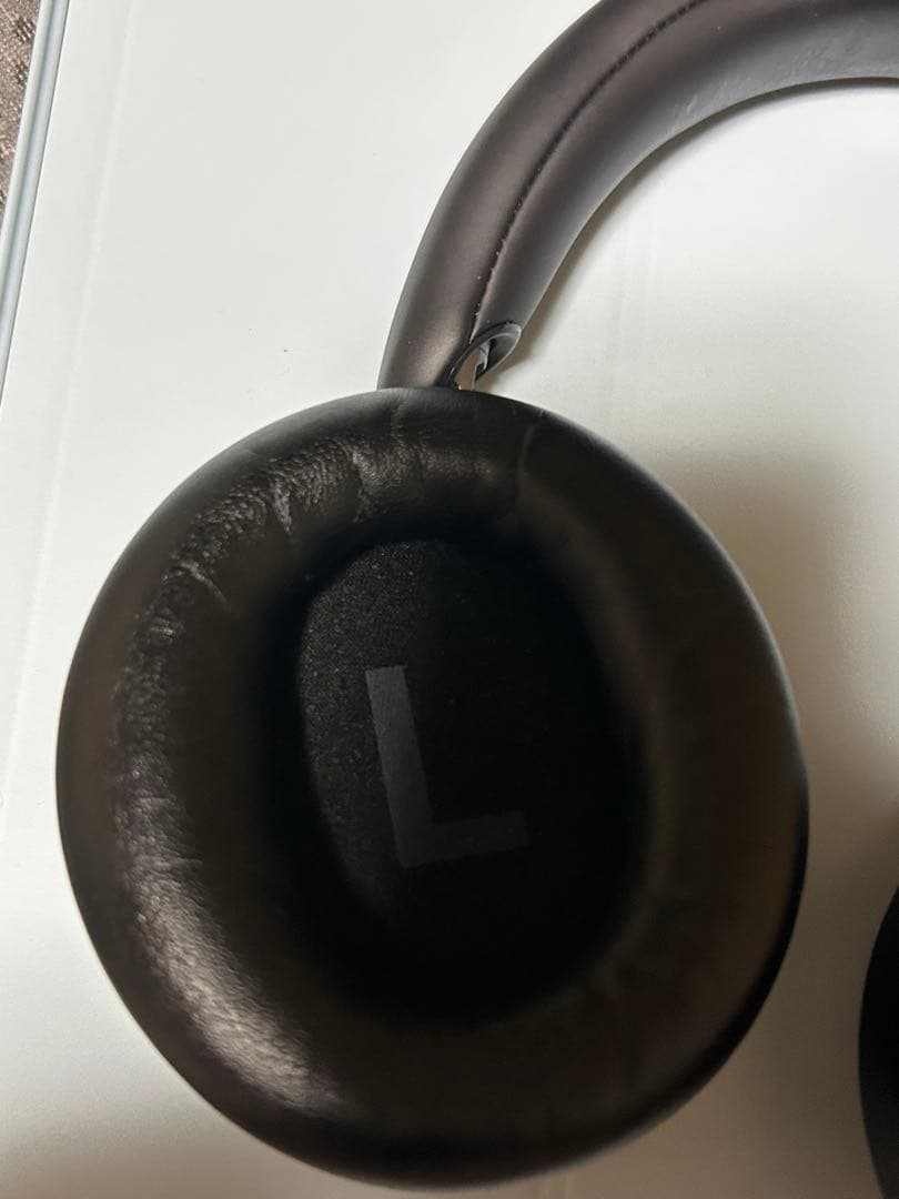 ヘッドホン Anker space one pro