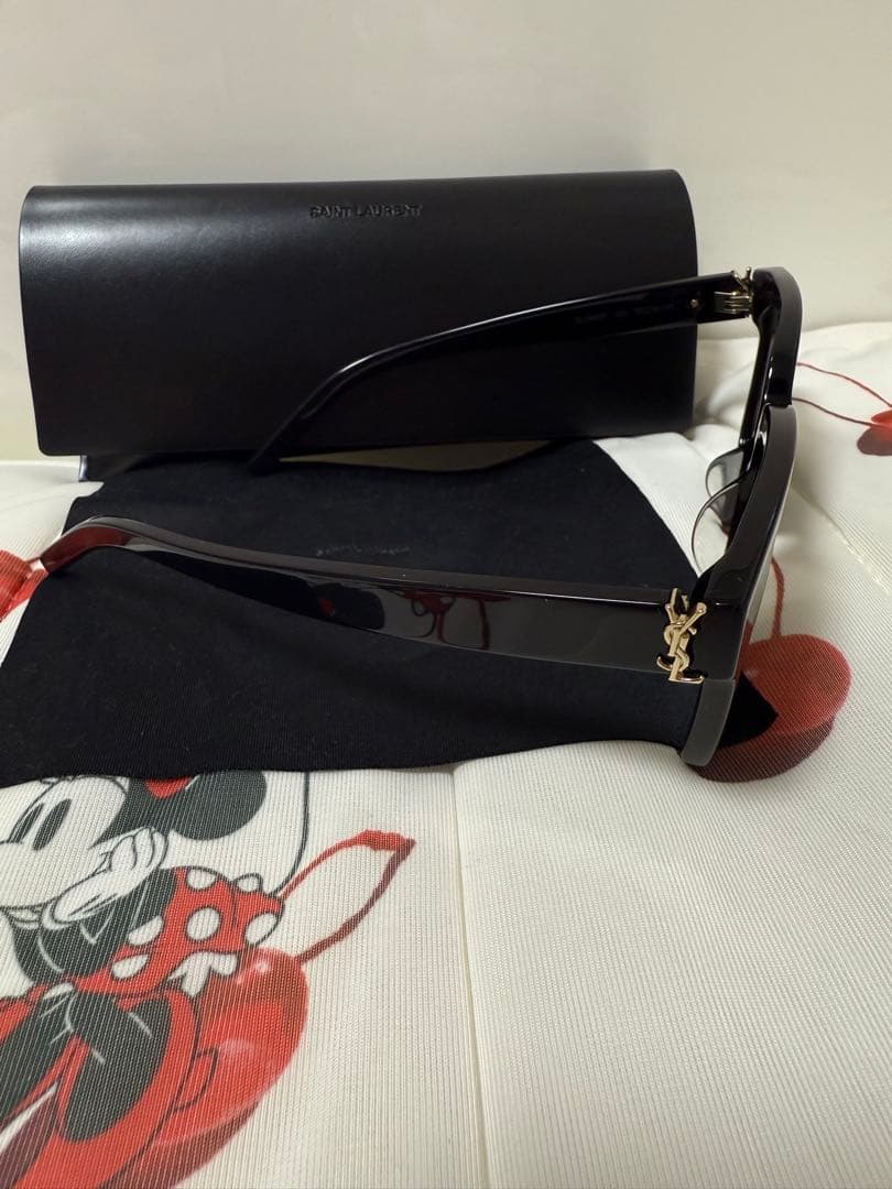 【SALE】Saint Laurent ブラック サングラス
