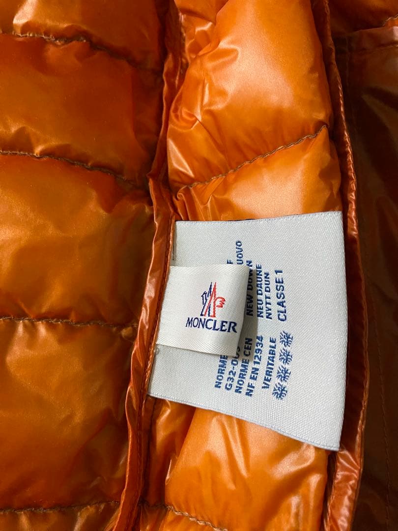 モンクレール☆ダウンベストカモフラ柄レア 新品未使用品サイズ4正規品