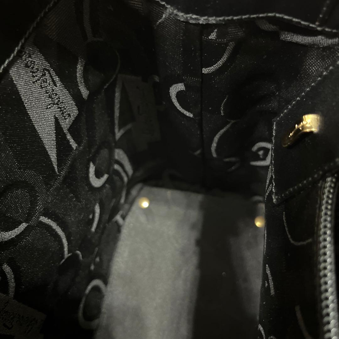 極美品 Ferragamo フェラガモヴァラ パテントレザーショルダー ハンド