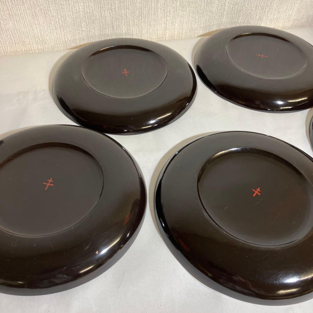 骨董木製漆塗り菓子盆１５枚（直径１７．５㌢、高さ２㌢、重さ９２㌘）