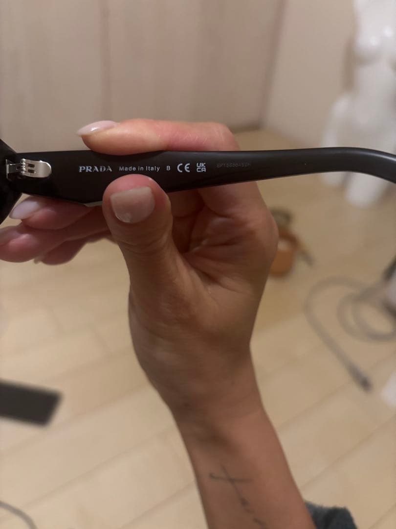 PRADA サングラスSPR 26Zトライアングルロゴ BLACK