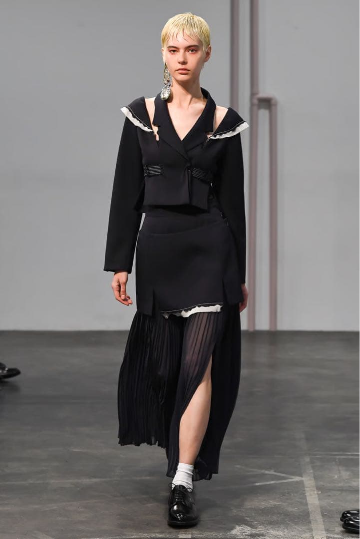 〈AKIKOAOKI〉SHOULDER SLIT SAILOR JACKET