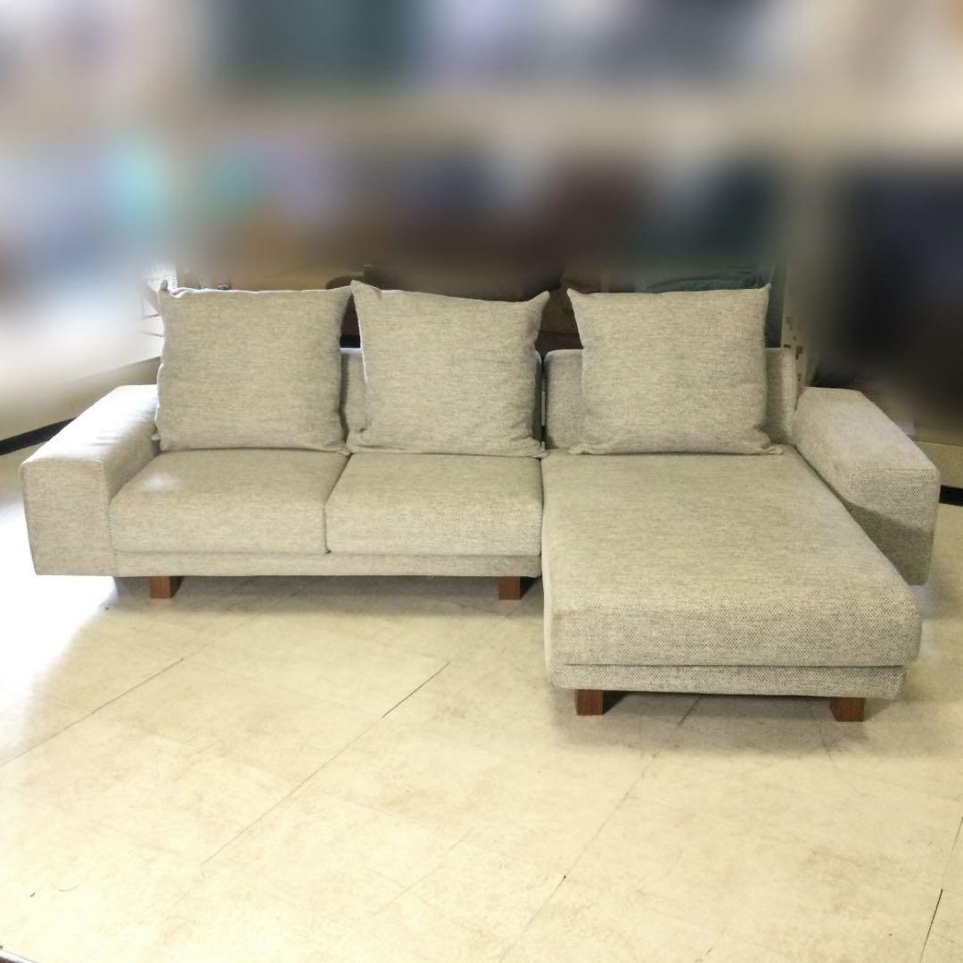 NOYESノイエスDecibel アームテーブル付2人掛けカウチソファ