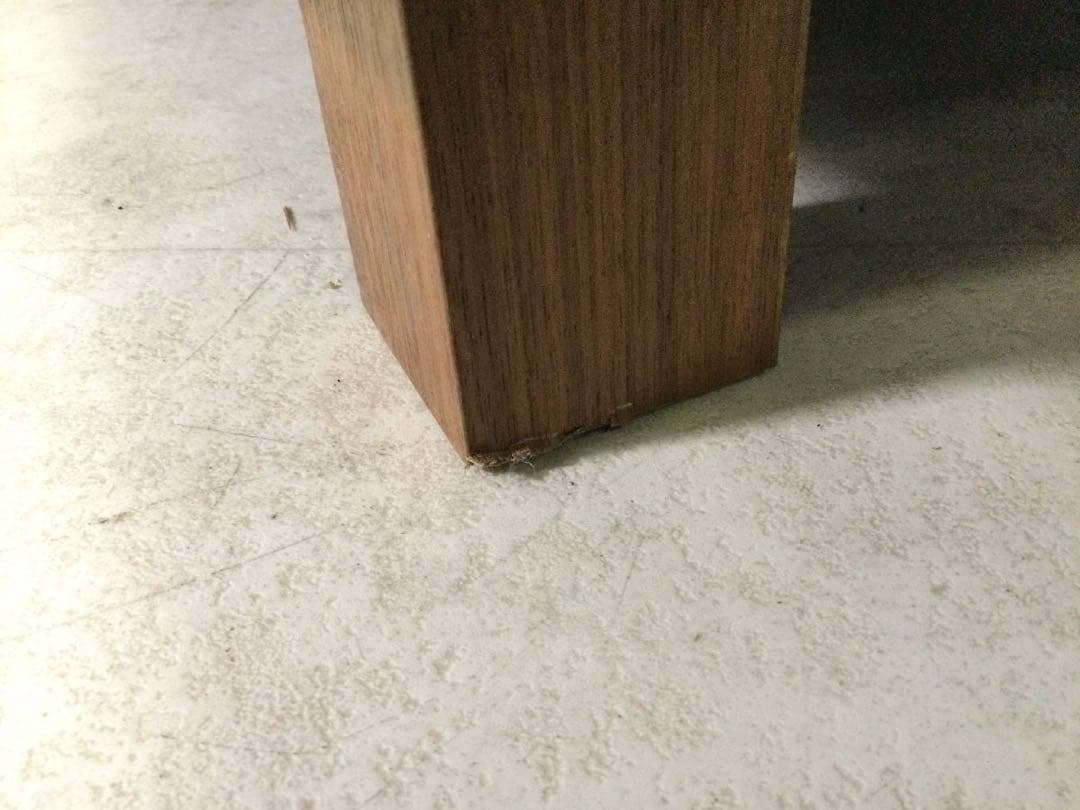 NOYESノイエスDecibel アームテーブル付2人掛けカウチソファ