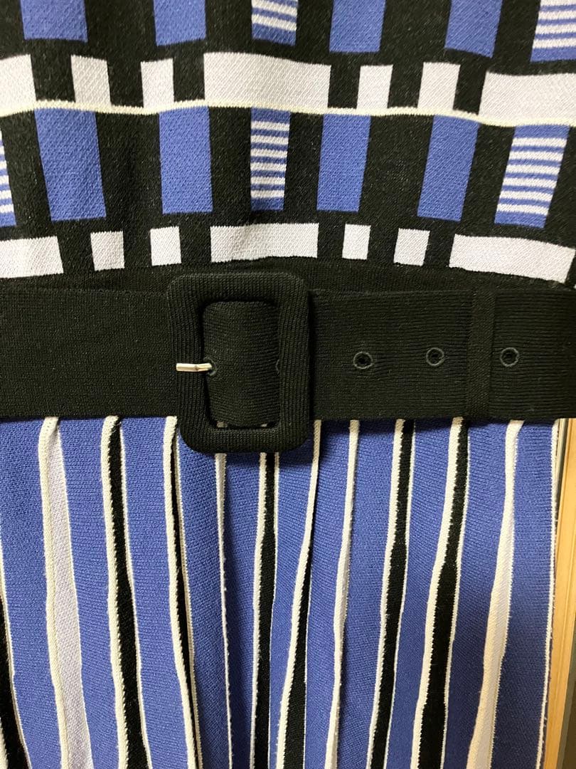 【クリーニング済み】 ジオメトリックプリーツニットワンピース 38