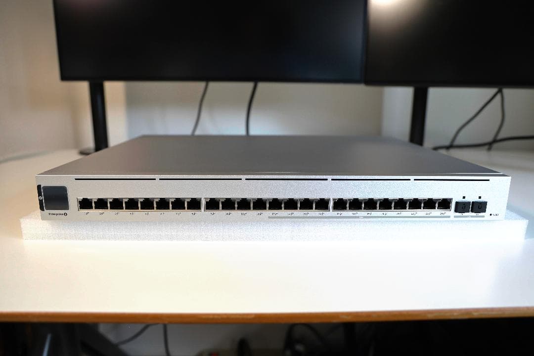 Ubiquiti UniFi スイッチ Enterprise 24 PoE