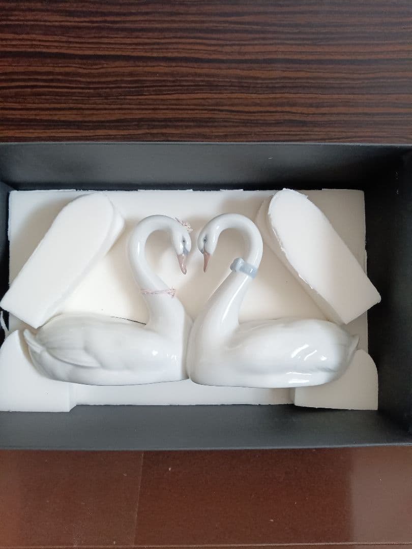 Lladro白鳥のペア 陶器「エンドレス・ラブ」　とても綺麗なお品です