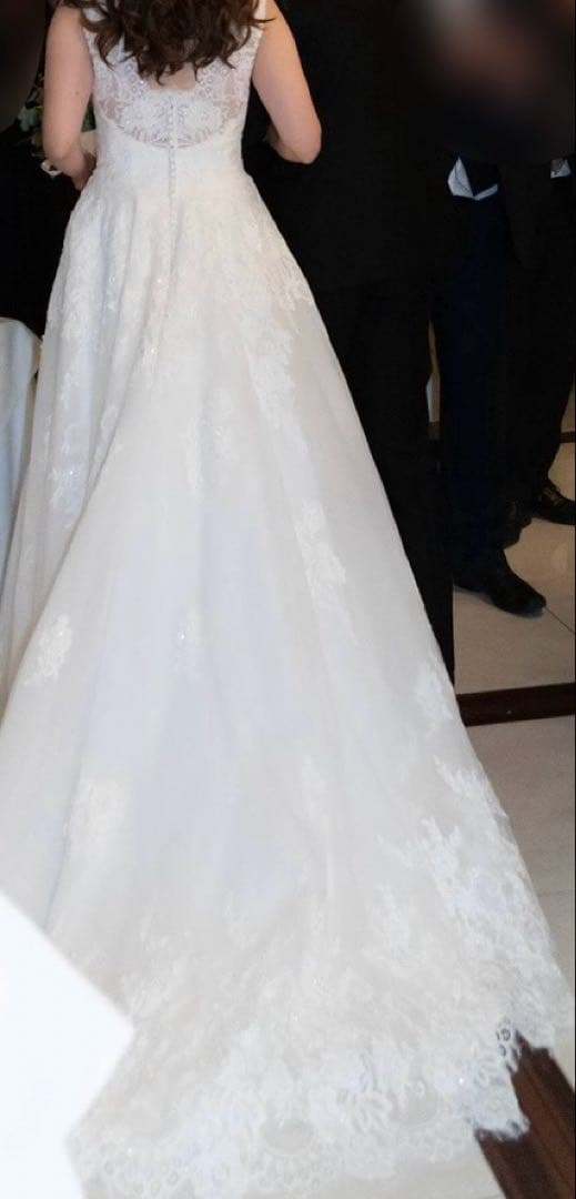 ココメロディ チュール レース ビジュー Vネック ウェディングドレス 9号