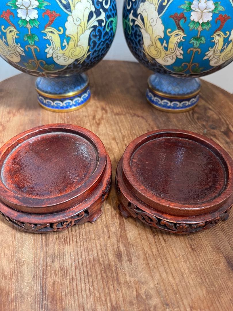 中国七宝焼　花瓶　一対　アンティーク　骨董品　孔雀　台座付き　大ぶり