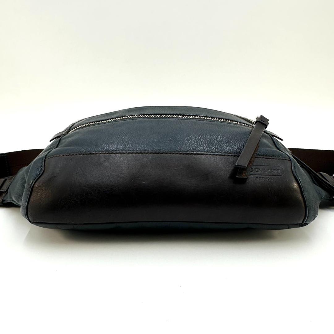 COACH コーチ トンプソン ボディバッグ スリングバッグ シボ革 ロゴ型押し