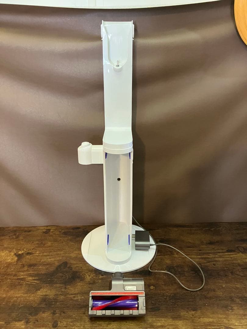 Dyson V10（SV12）コードレスクリーナー アタッチメント多数付き