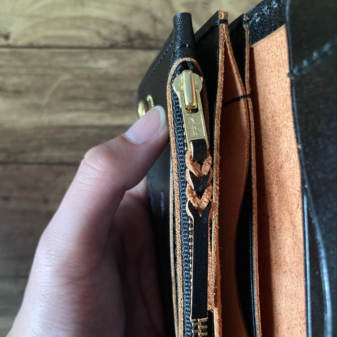 【お札を折らずに収納】カウレザー トラッカーウォレット150（ミドル）3層