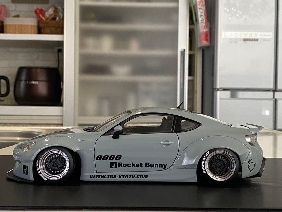 ￼86 ロケットバニー 1/18 オートアート ￼